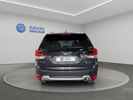SUBARU Forester Station 2.0i e-Boxer Swiss Plus 2