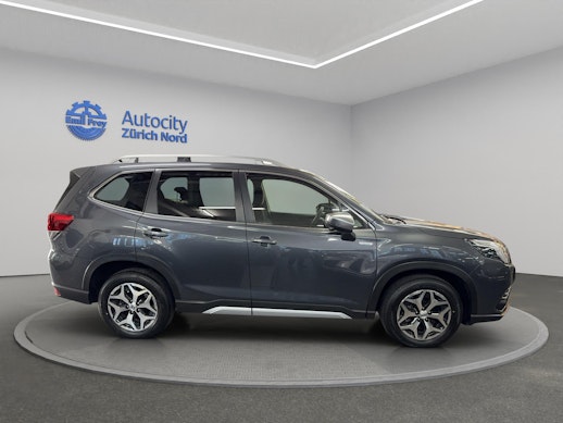 SUBARU Forester Station 2.0i e-Boxer Swiss Plus 3