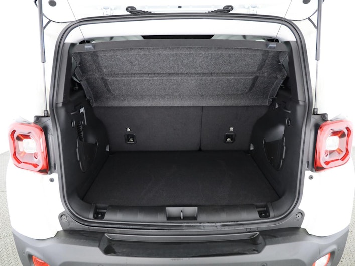 Vehicle image JEEP RENEGADE