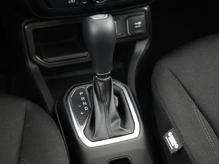 Vehicle image JEEP RENEGADE