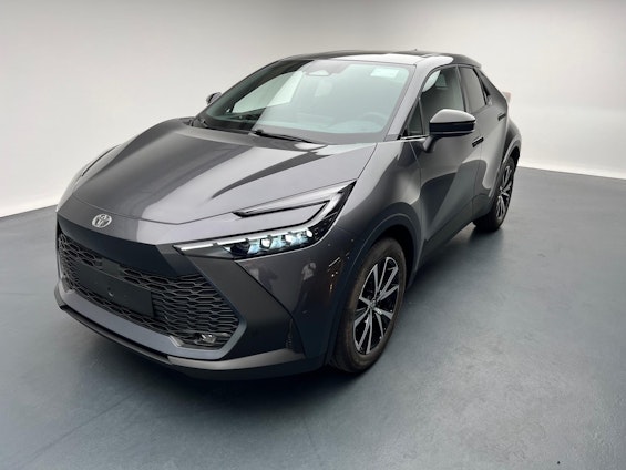 First vehicle image
