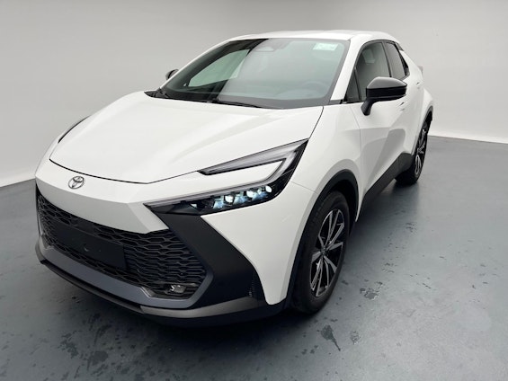 First vehicle image