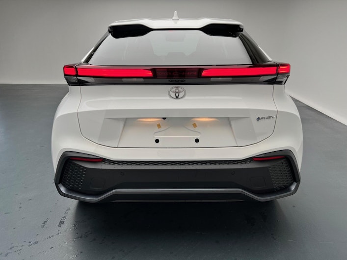 Vehicle image TOYOTA C-HR