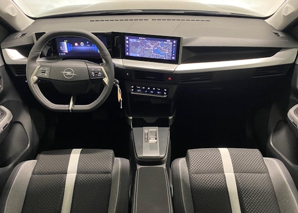 Vehicle image 10 Vehicle image 10