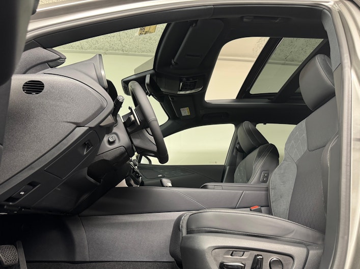 Vehicle image LEXUS RX