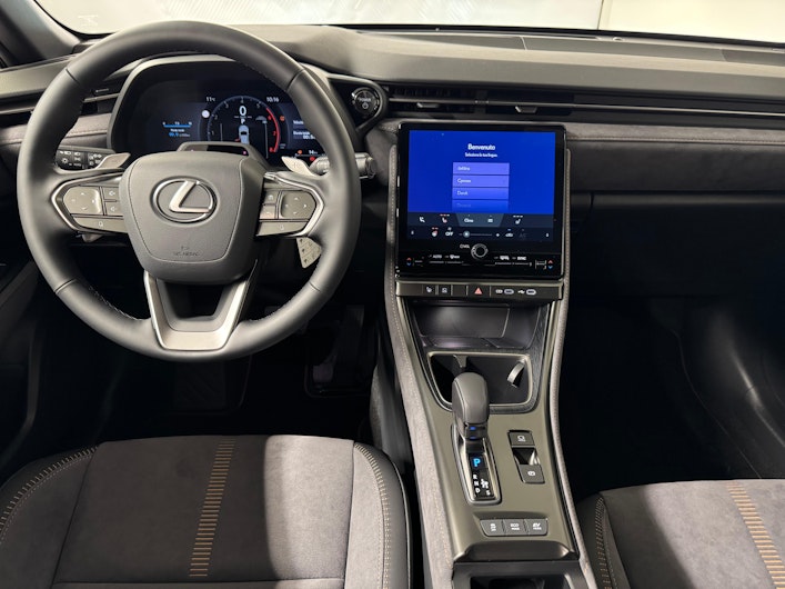 immagine del veicolo LEXUS LBX
