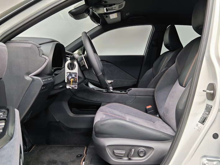 Vehicle image LEXUS LBX