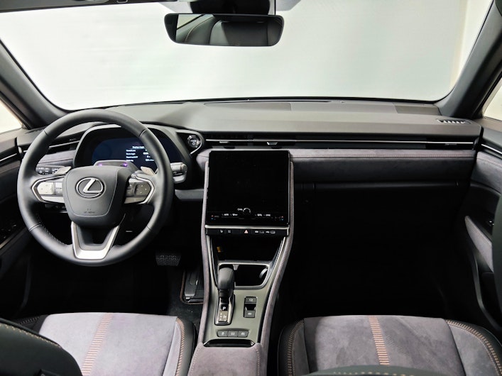 Vehicle image LEXUS LBX