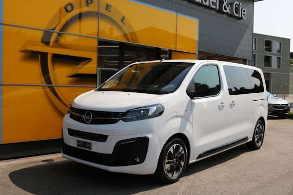 First vehicle image