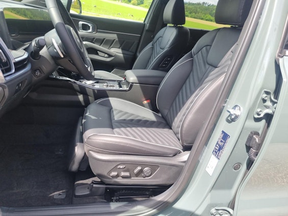 Vehicle image 6 Vehicle image 6