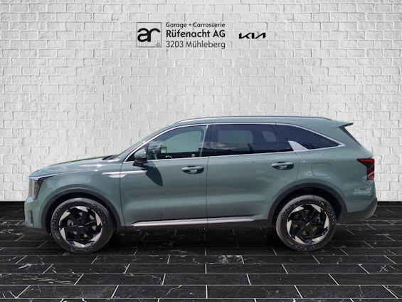 Vehicle image 4 Vehicle image 4