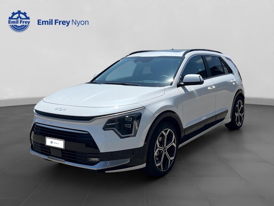 First vehicle image