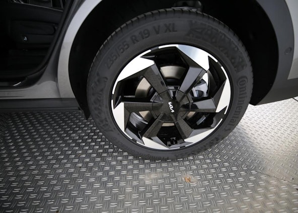 Vehicle image 10 Vehicle image 10