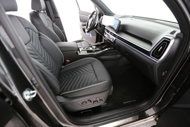 Vehicle image KIA SORENTO