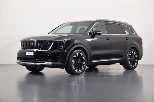 First vehicle image