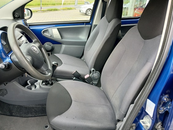 Vehicle image 8 Vehicle image 8