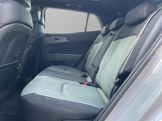 Vehicle image 6 Vehicle image 6