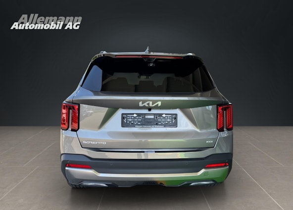 Vehicle image 4 Vehicle image 4