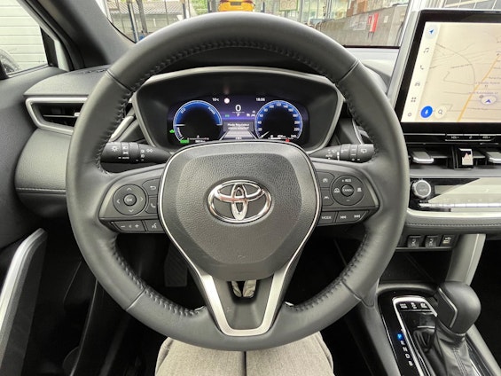 Vehicle image 10