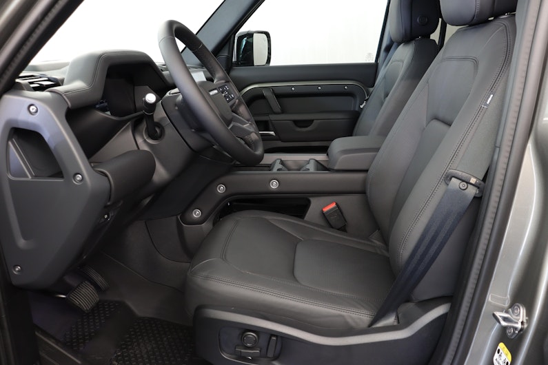 Vehicle image LAND ROVER DEFENDER