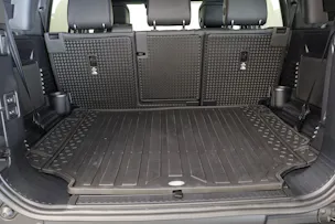Land Rover Defender 110 3.0 D I6 300 X-Dynamic HSE