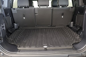 Vehicle image LAND ROVER Defender 110 3.0 D I6 300 X-Dynamic HSE