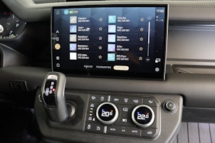 Vehicle image LAND ROVER Defender 110 3.0 D I6 300 X-Dynamic HSE