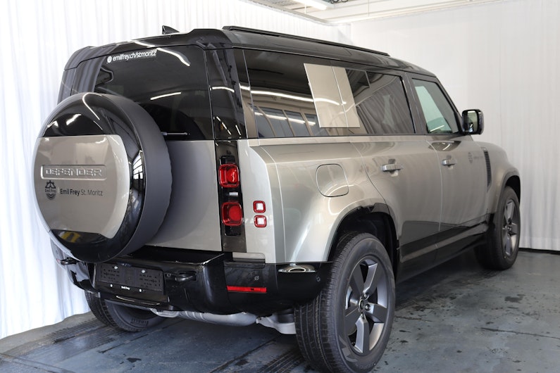 Vehicle image LAND ROVER DEFENDER
