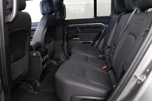 Land Rover Defender 110 3.0 D I6 300 X-Dynamic HSE