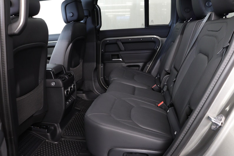 Vehicle image LAND ROVER DEFENDER