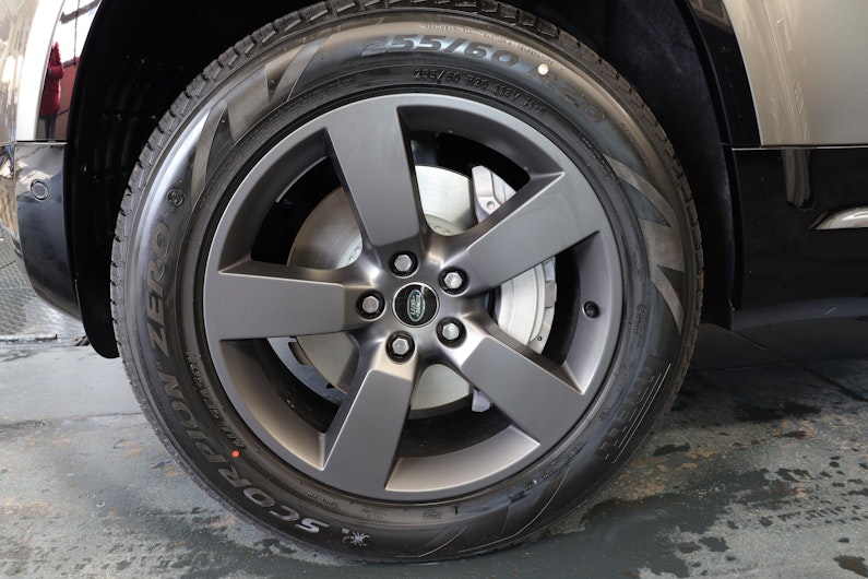 Vehicle image LAND ROVER DEFENDER