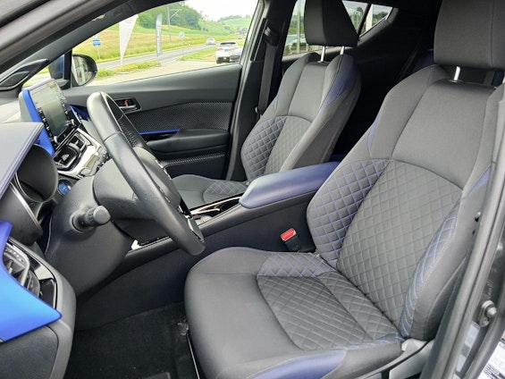 Vehicle image 8
