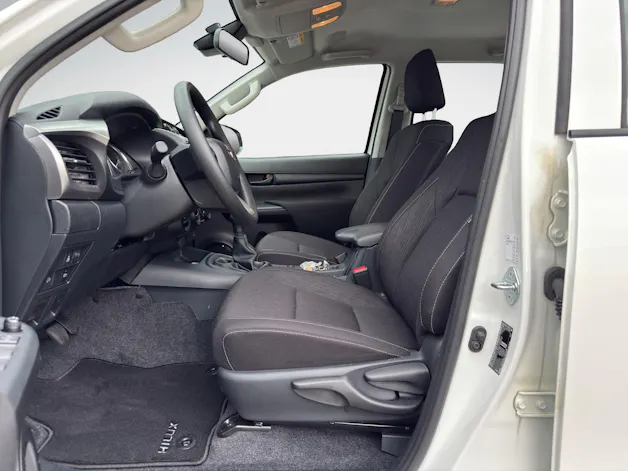 Toyota Hilux Double  2.8 4WD Comfort