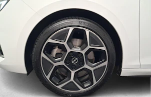 Fahrzeugbild OPEL Astra 1.6 T PHEV 180 Swiss Premium