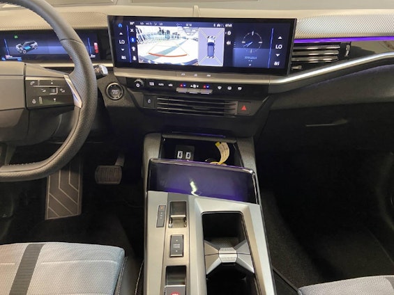 Vehicle image 6 Vehicle image 6