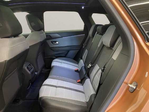 Vehicle image 9 Vehicle image 9