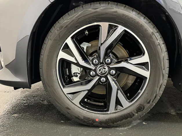 Toyota Yaris 1.5 VVT-i HSD Trend