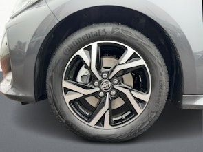 Vehicle image TOYOTA Yaris 1.5 VVT-i HSD Trend