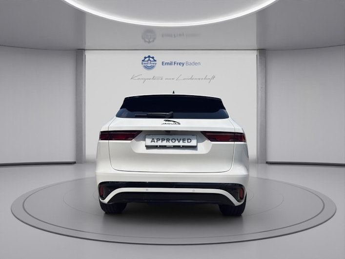 Vehicle image JAGUAR F-PACE