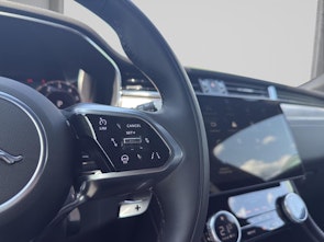 Vehicle image JAGUAR F-Pace 2.0 P400e R-Dynamic SE AWD