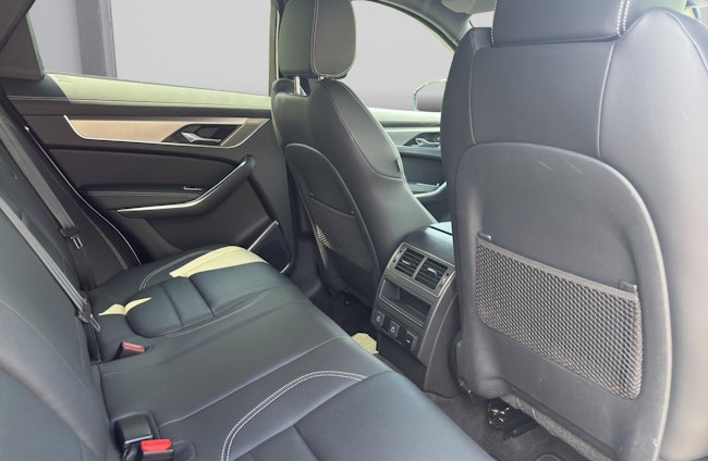 Vehicle image 14 Vehicle image 14