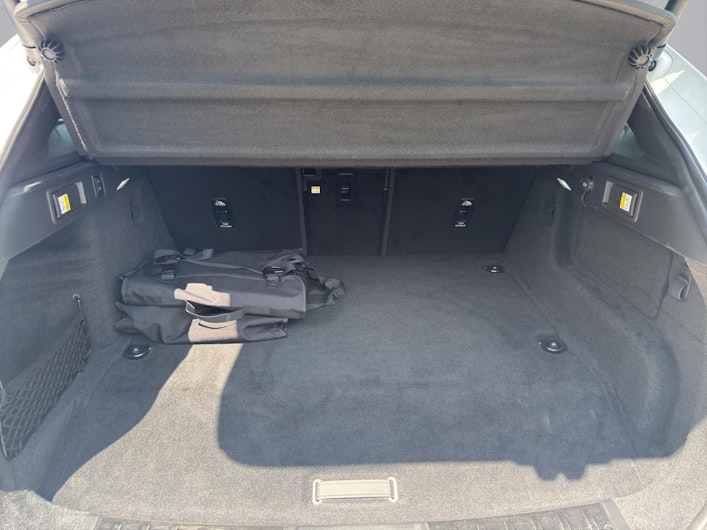 Vehicle image JAGUAR F-PACE