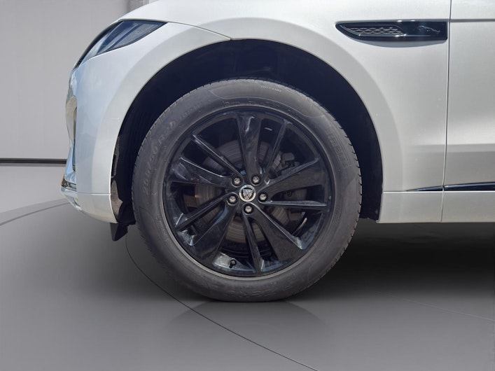 Vehicle image JAGUAR F-PACE