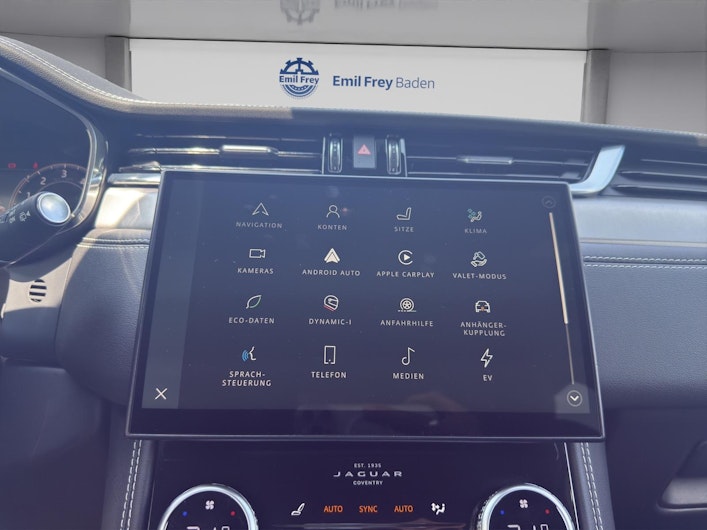 Vehicle image JAGUAR F-PACE