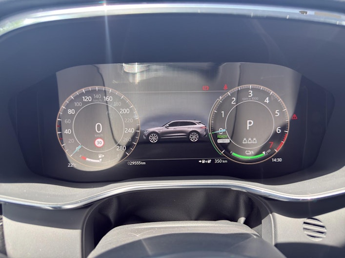 Vehicle image JAGUAR F-PACE