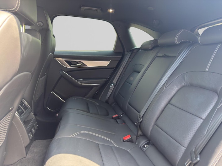 Vehicle image JAGUAR F-PACE