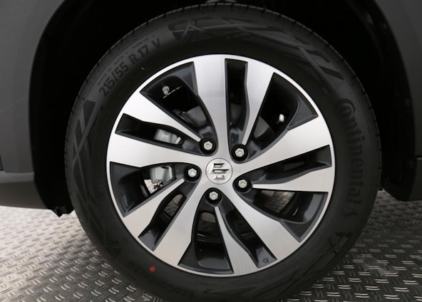 Vehicle image 5 Vehicle image 5