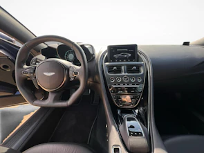 Fahrzeugbild ASTON MARTIN DBS Superleggera Coupé 5.2 V12 Bi-Turbo