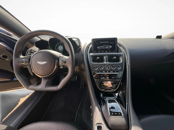 Fahrzeugbild ASTON MARTIN DBS