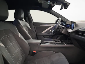 https://vehicle.imgix.net/3903436/a3c48fdd-2916-43af-b2c0-bf1f1d1d4698.jpg
